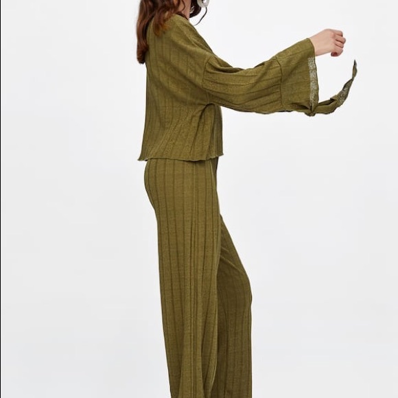 Zara Ribbed Rustic T-shirt - Picture 3 of 6